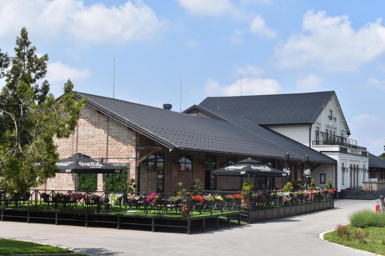 Helvecija 1880 Hotel Vârşeţ Exterior foto
